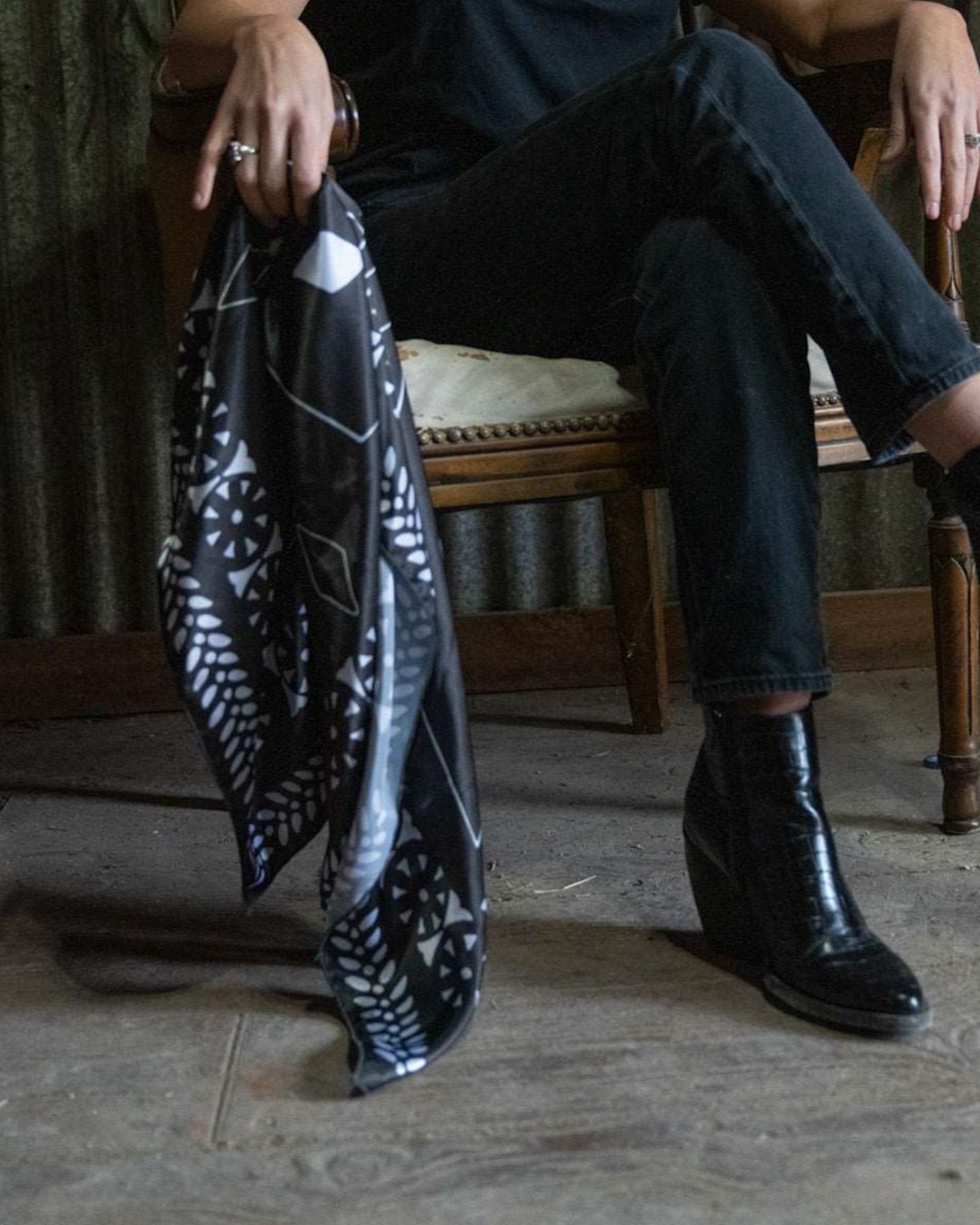 Diamond Flower Wild Rag - Black