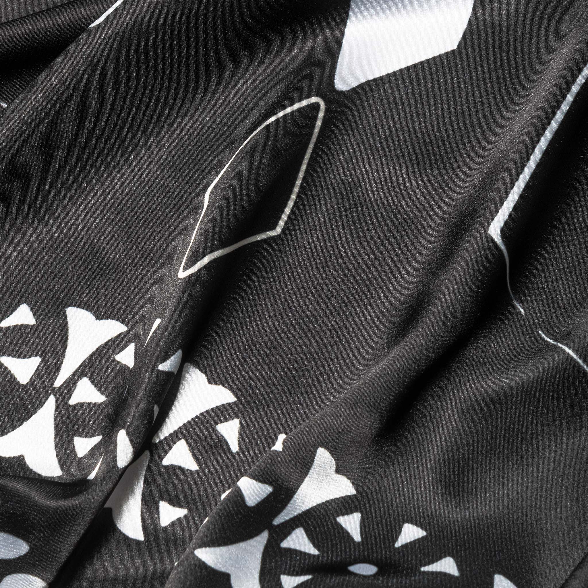 close up of diamond designs on rag 